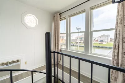 283 Barracuda Street, Bayou Vista, TX 77563 - Photo 9