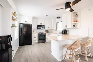 283 Barracuda St, Bayou Vista, TX 77563 - Photo 7