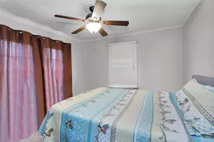 702 W Caroline St, Montgomery, TX 77356 - Photo 13