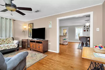 702 W Caroline Street, Montgomery, TX 77356 - Photo 5