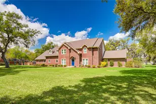 212 Teakwood St, Lake Jackson, TX 77566 - Photo 3