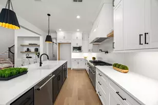 8033 Ridgeview Dr, Houston, TX 77055 - Photo 19