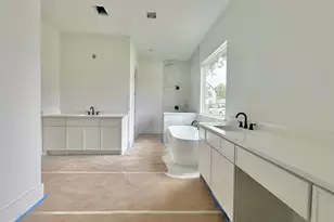 8033 Ridgeview Dr, Houston, TX 77055 - Photo 9