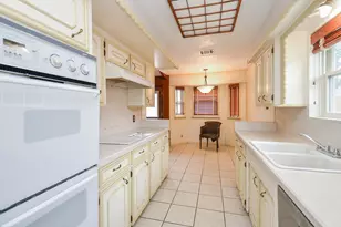 9323 Claridge Dr, Houston, TX 77031 - Photo 13