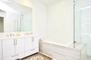 4521 San Felipe St, Houston, TX 77027 - Photo 21