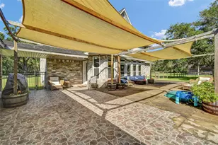 1314 Remington Ct, Angleton, TX 77515 - Photo 11