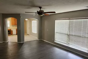 20218 Mammoth Falls Dr, Tomball, TX 77375 - Photo 11