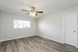 4923 Bayboro Park Dr, Friendswood, TX 77546 - Photo 9