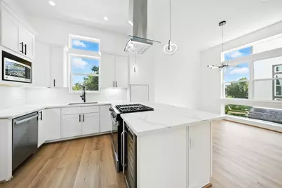 1913 Hoskins Drive #E, Houston, TX 77080 - Photo 1