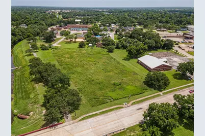 650 E Adoue Street, Alvin, TX 77511 - Photo 5