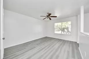 14631 Alannah Lagoon Ct, Houston, TX 77083 - Photo 21