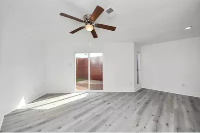 1014 Graham Drive #B4, Tomball, TX 77375 - Photo 23