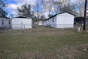 228 Aspen, Livingston, TX 77351 - Photo 3