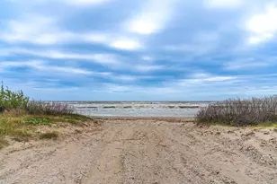 1057 Johnson Rd, Gilchrist, TX 77617 - Photo 31