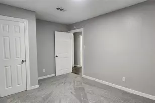 128 Huisache St, Lake Jackson, TX 77566 - Photo 17