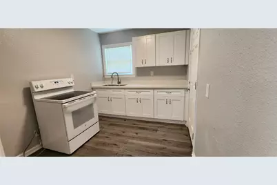 128 Huisache Street, Lake Jackson, TX 77566 - Photo 11