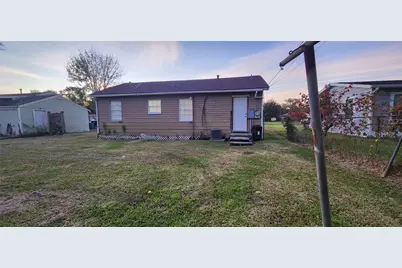 128 Huisache Street, Lake Jackson, TX 77566 - Photo 21