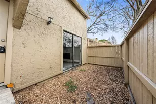 9371 Pagewood Ln, Houston, TX 77063 - Photo 27