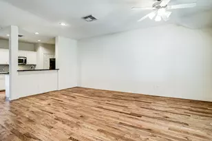 818 W Heights Hollow Ln, Houston, TX 77007 - Photo 9