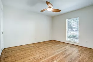 818 W Heights Hollow Ln, Houston, TX 77007 - Photo 13