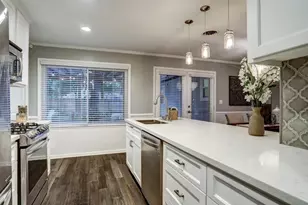 6022 Woodbrook Ln, Houston, TX 77008 - Photo 7