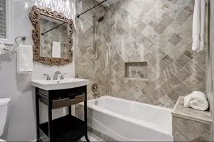 6022 Woodbrook Ln, Houston, TX 77008 - Photo 13