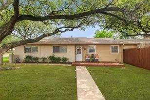 3902 Stillmeadow Dr, Bryan, TX 77802 - Photo 1