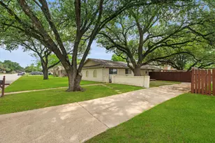 3902 Stillmeadow Dr, Bryan, TX 77802 - Photo 13