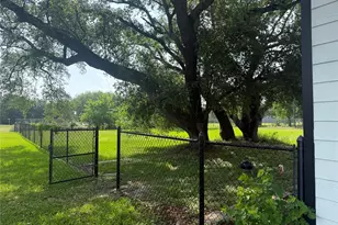 521 2nd Ave N, Texas City, TX 77590 - Photo 9