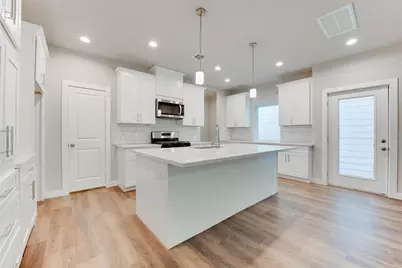 6615 Ezzard Charles Lane, Houston, TX 77091 - Photo 5