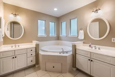 14 N Flickering Sun Circle, The Woodlands, TX 77382 - Photo 21