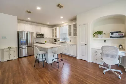 14 N Flickering Sun Circle, The Woodlands, TX 77382 - Photo 7