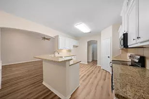 18451 Hills Lake Ct, Montgomery, TX 77316 - Photo 9