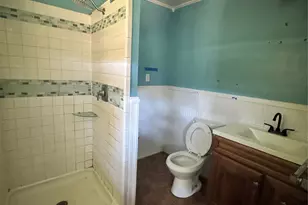 910 San Jacinto Ave, Texas City, TX 77590 - Photo 15