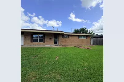 910 San Jacinto Avenue, Texas City, TX 77590 - Photo 1