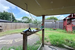 910 San Jacinto Ave, Texas City, TX 77590 - Photo 25