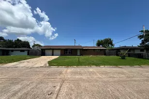 910 San Jacinto Ave, Texas City, TX 77590 - Photo 21