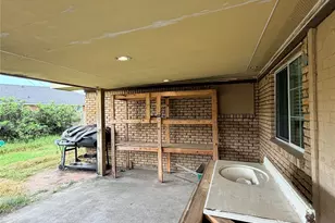 910 San Jacinto Ave, Texas City, TX 77590 - Photo 23