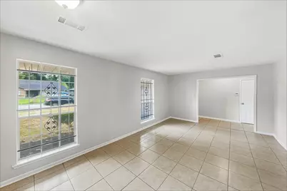 9619 Guest Street, Houston, TX 77078 - Photo 5
