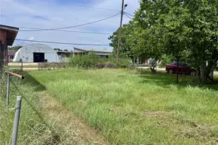 2113 Cypress Ave, Bay City, TX 77414 - Photo 5