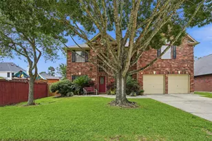 1303 Windleaf Dr, Shoreacres, TX 77571 - Photo 1