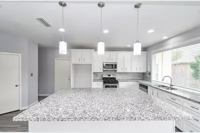 11747 Riverview Dr, Houston, TX 77077 - Photo 17