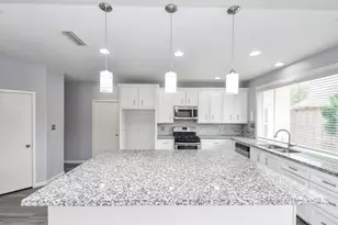 11747 Riverview Dr, Houston, TX 77077 - Photo 17