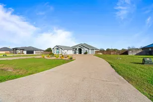 3726 Amanda Ln, Robstown, TX 78380 - Photo 3