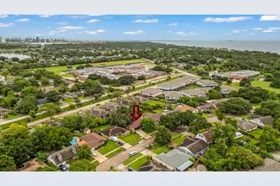 1728 Dolphin Drive, Seabrook, TX 77586 - Photo 29