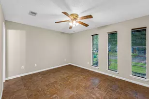 1728 Dolphin Dr, Seabrook, TX 77586 - Photo 11