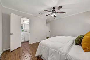 705 Quaker Dr, Friendswood, TX 77546 - Photo 17