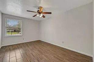 705 Quaker Dr, Friendswood, TX 77546 - Photo 21