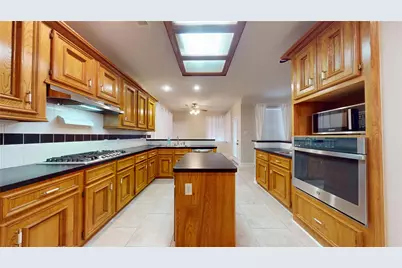 16215 Willowpark Dr, Tomball, TX 77377 - Photo 11