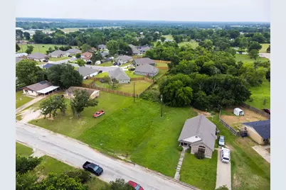 401 W Kleb Street, Caldwell, TX 77836 - Photo 15